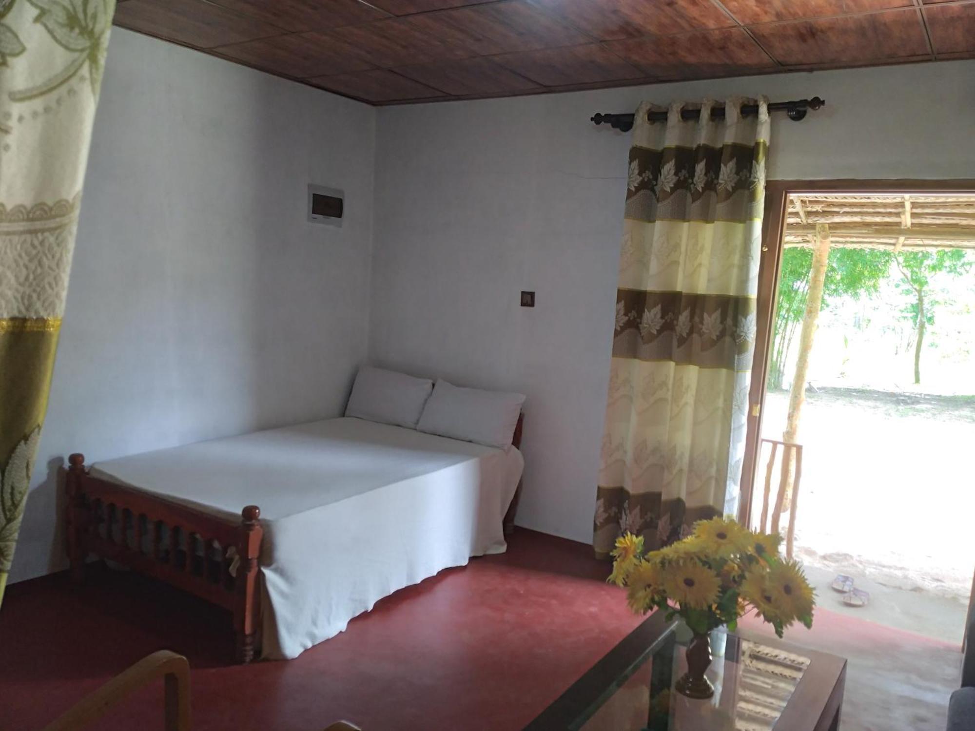 Soma Cabana, Homestay & Restaurant Tangalle Eksteriør bilde