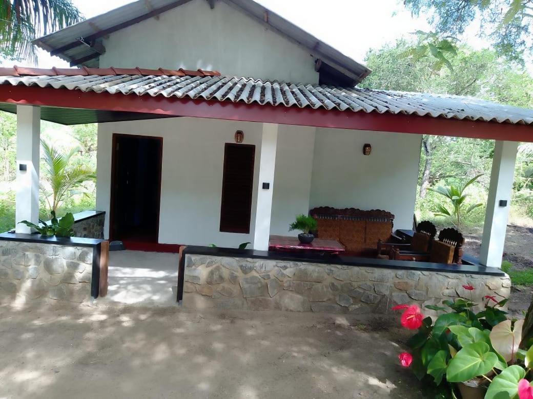 Soma Cabana, Homestay & Restaurant Tangalle Eksteriør bilde